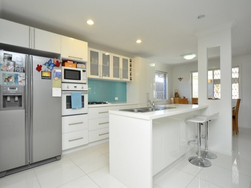 17 Scoter Avenue, Paradise Point QLD 4216