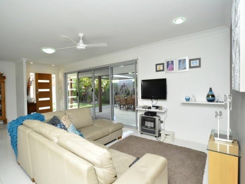 17 Scoter Avenue, Paradise Point QLD 4216