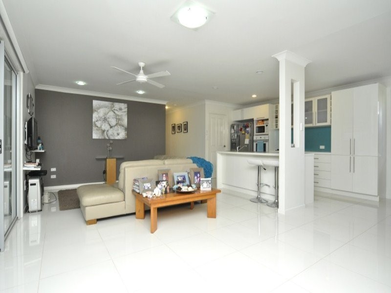 17 Scoter Avenue, Paradise Point QLD 4216