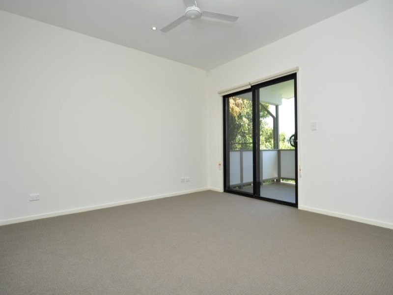 2/7 Penrock Parade, Labrador QLD 4215