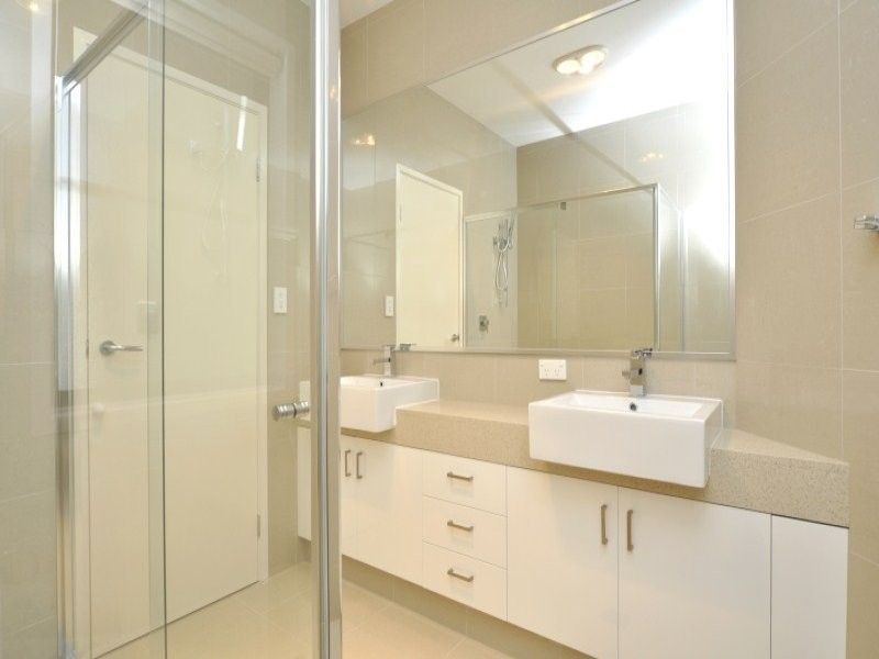 2/7 Penrock Parade, Labrador QLD 4215