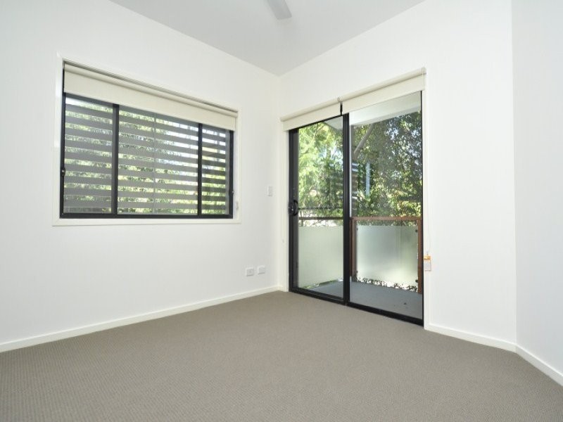 2/7 Penrock Parade, Labrador QLD 4215