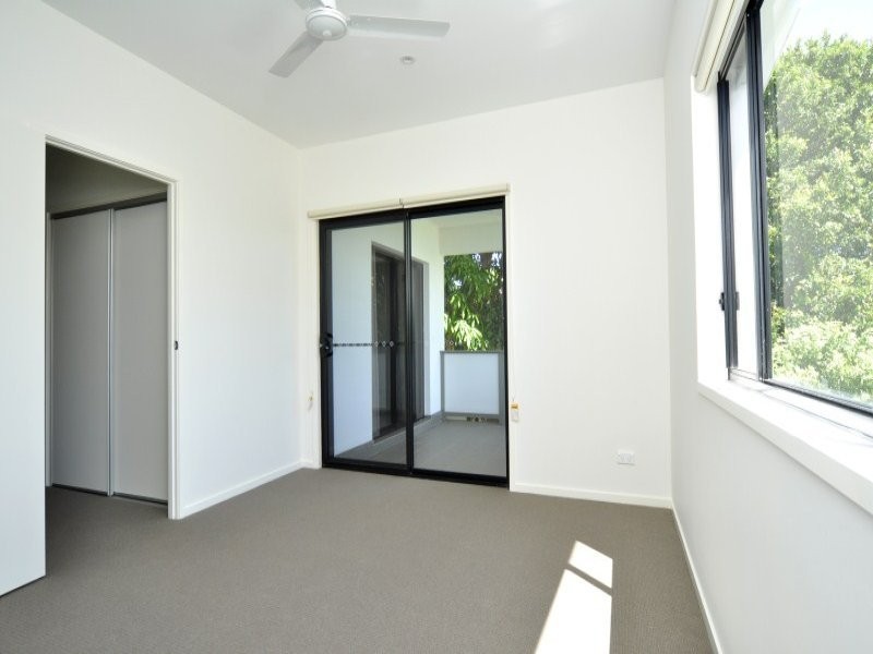 2/7 Penrock Parade, Labrador QLD 4215