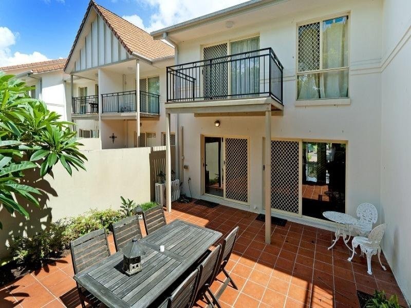 3/60 Caseys Road, Hope Island QLD 4212