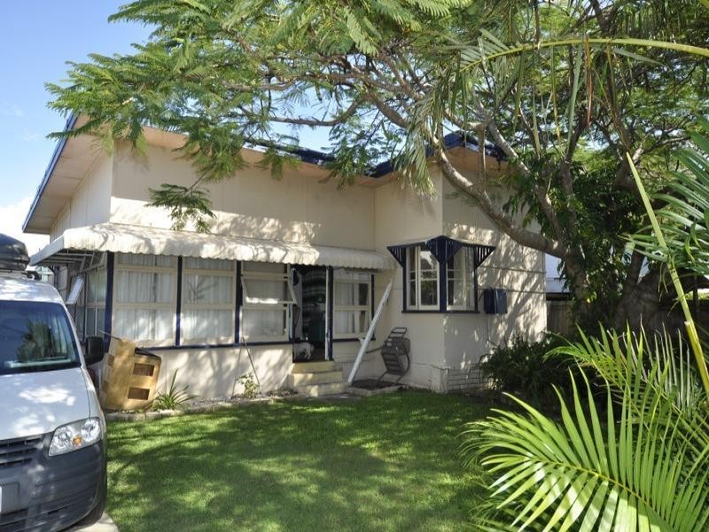 16 Clam Street, Runaway Bay QLD 4216