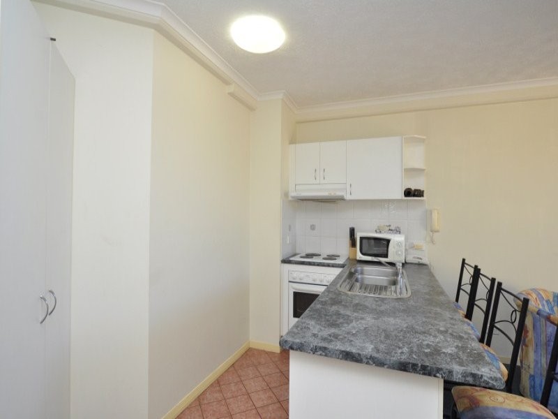 16/10 Bath Street, Labrador QLD 4215