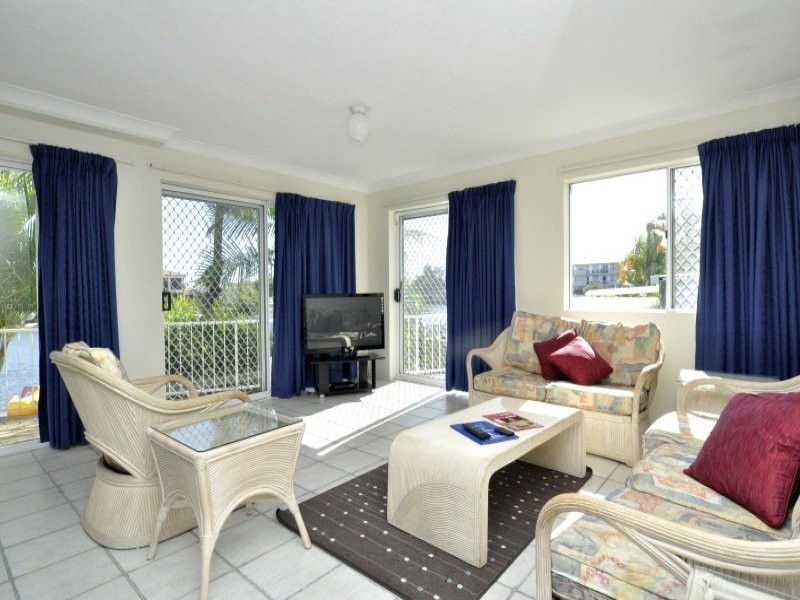 1/6 Back Street, Biggera Waters QLD 4216