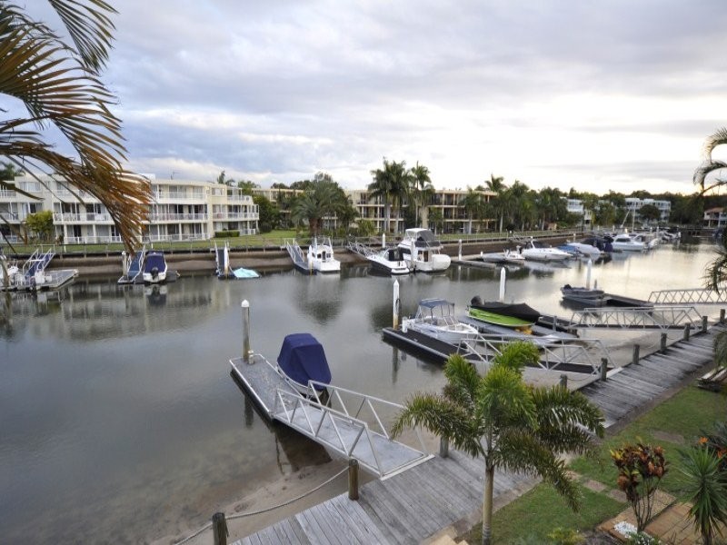 15/3 Lee Road, Runaway Bay QLD 4216