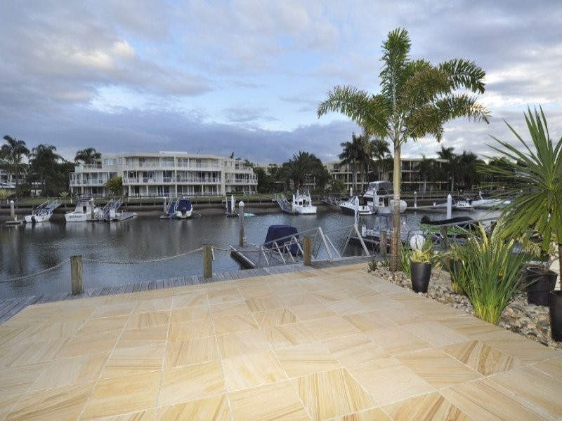 15/3 Lee Road, Runaway Bay QLD 4216