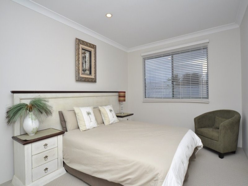 15/3 Lee Road, Runaway Bay QLD 4216