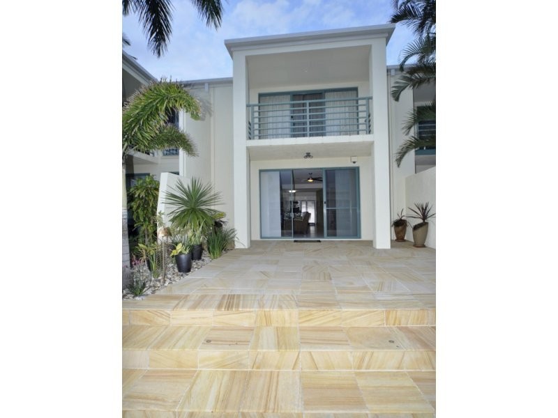 15/3 Lee Road, Runaway Bay QLD 4216