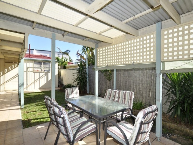 2/23 Margaroola Avenue, Biggera Waters QLD 4216