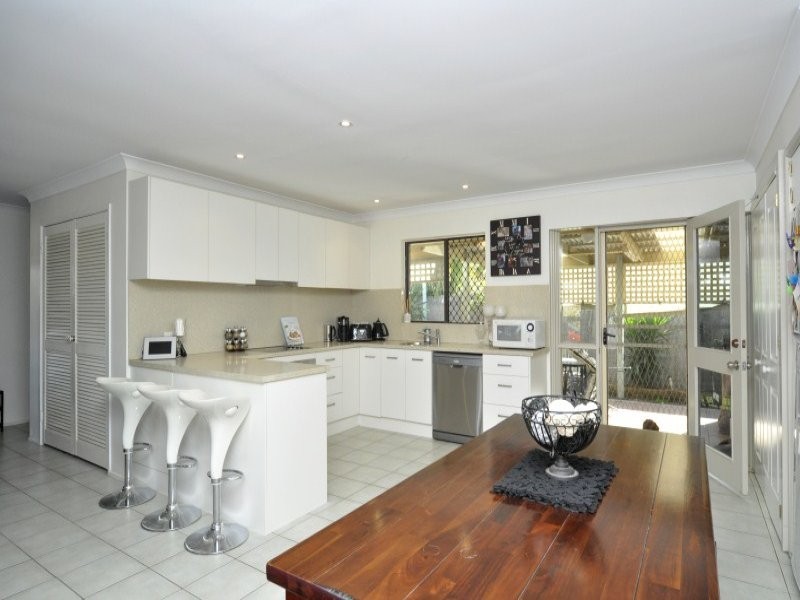 2/23 Margaroola Avenue, Biggera Waters QLD 4216