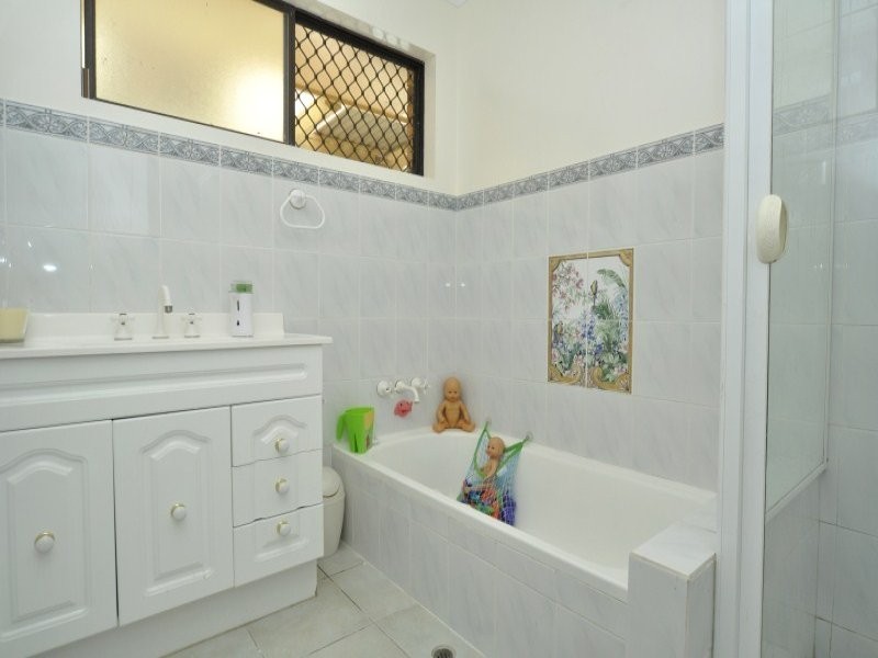 2/23 Margaroola Avenue, Biggera Waters QLD 4216