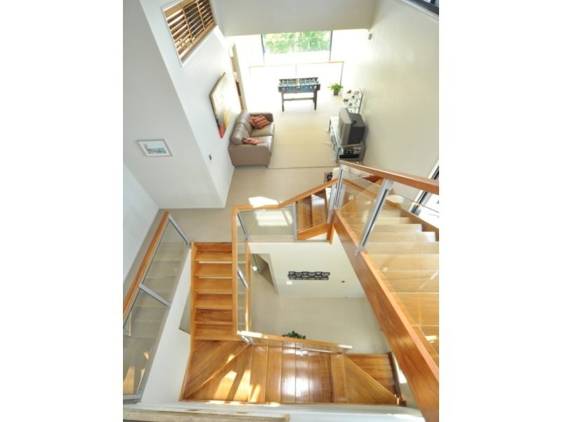 2/15 Jennifer Avenue, Runaway Bay QLD 4216