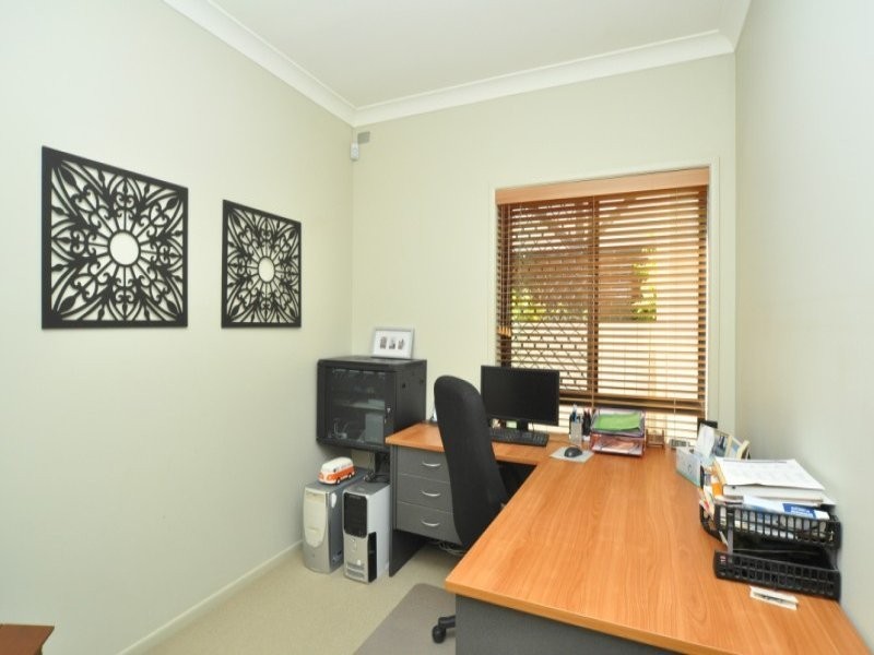 2/15 Jennifer Avenue, Runaway Bay QLD 4216