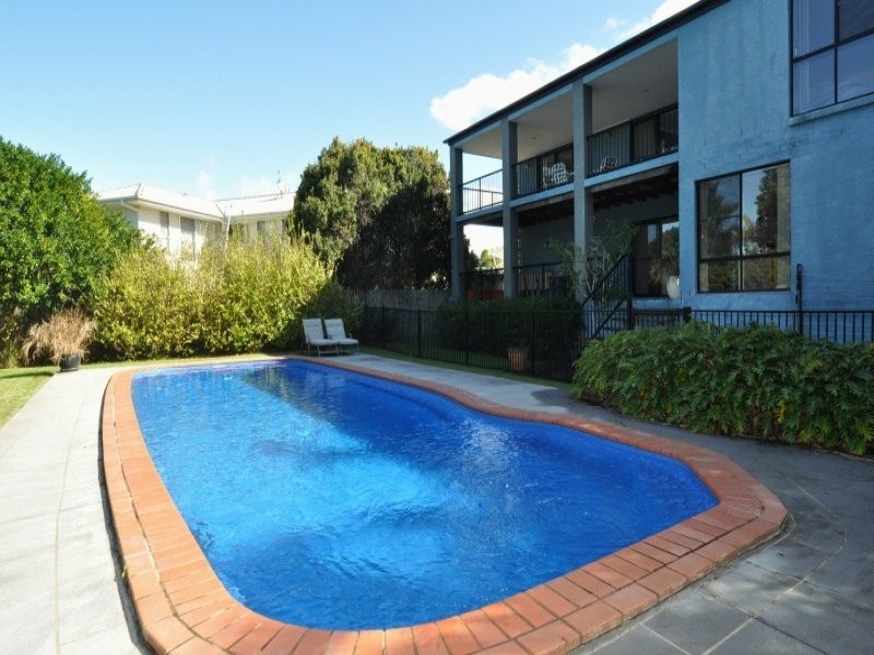 19 Dunnes Avenue, Hope Island QLD 4212