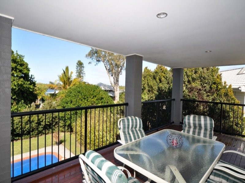 19 Dunnes Avenue, Hope Island QLD 4212