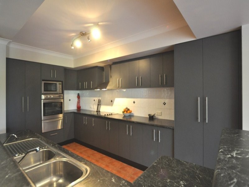 19 Dunnes Avenue, Hope Island QLD 4212