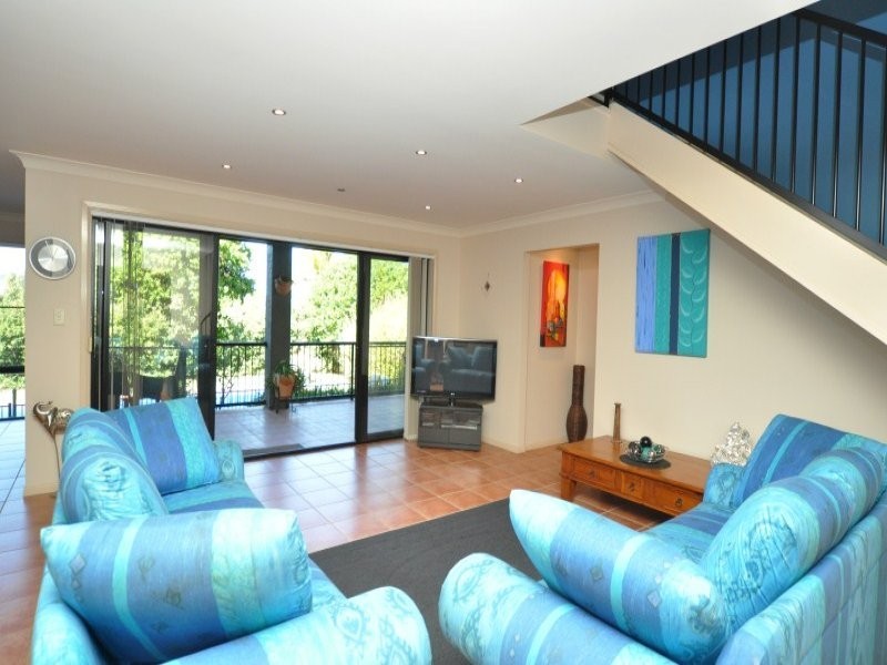 19 Dunnes Avenue, Hope Island QLD 4212