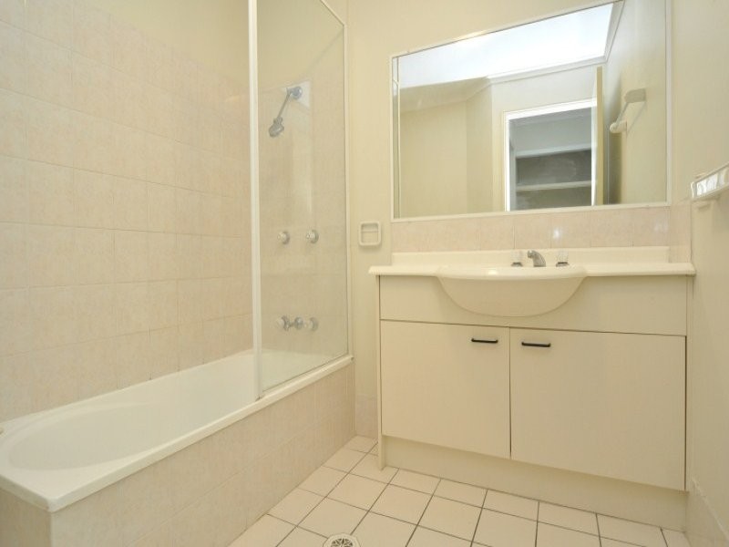 4/643 Pine Ridge Road, Biggera Waters QLD 4216