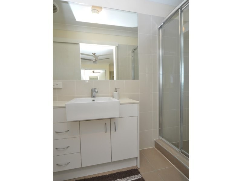 13/65 Bayview Street, Runaway Bay QLD 4216