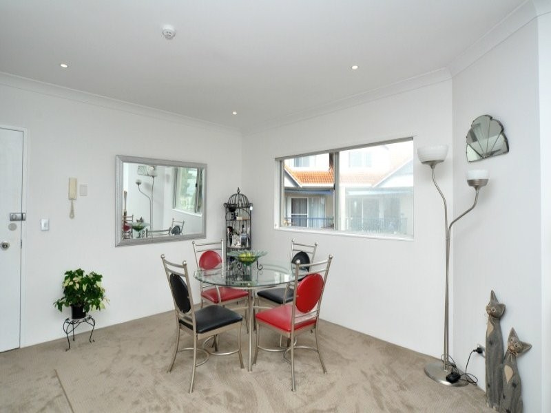 1C/522 Marine Parade, Biggera Waters QLD 4216