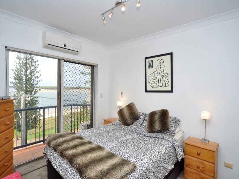1C/522 Marine Parade, Biggera Waters QLD 4216
