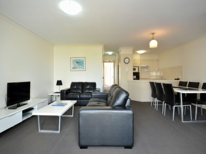 42/37 Bayview Street, Runaway Bay QLD 4216