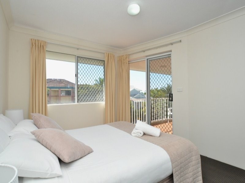 42/37 Bayview Street, Runaway Bay QLD 4216