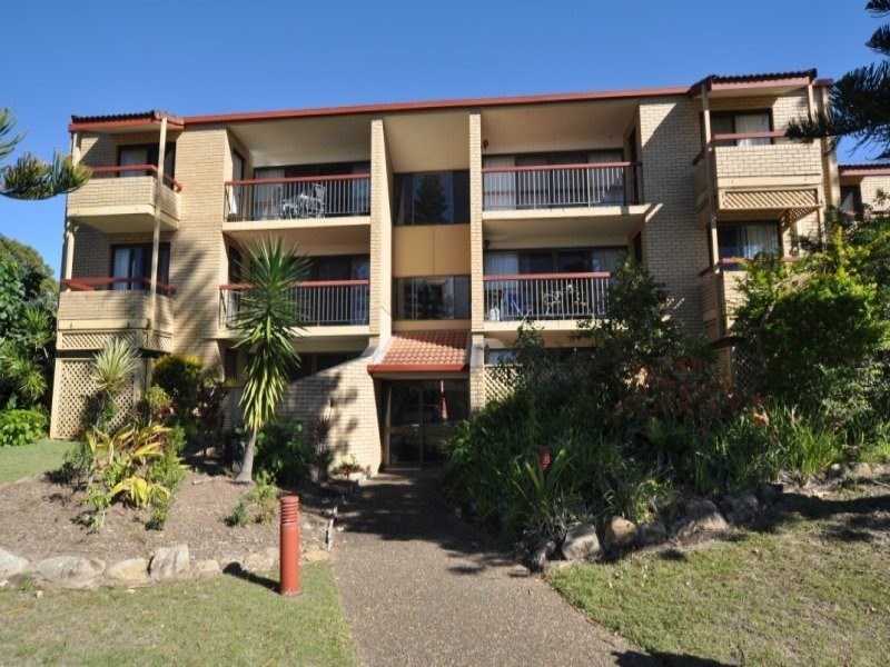 1/106 Bayview Street, Runaway Bay QLD 4216
