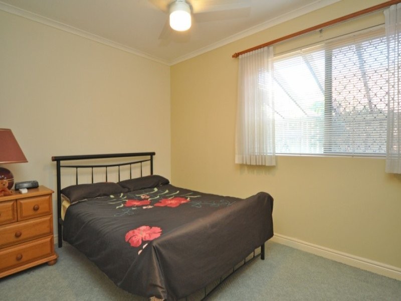 1/106 Bayview Street, Runaway Bay QLD 4216