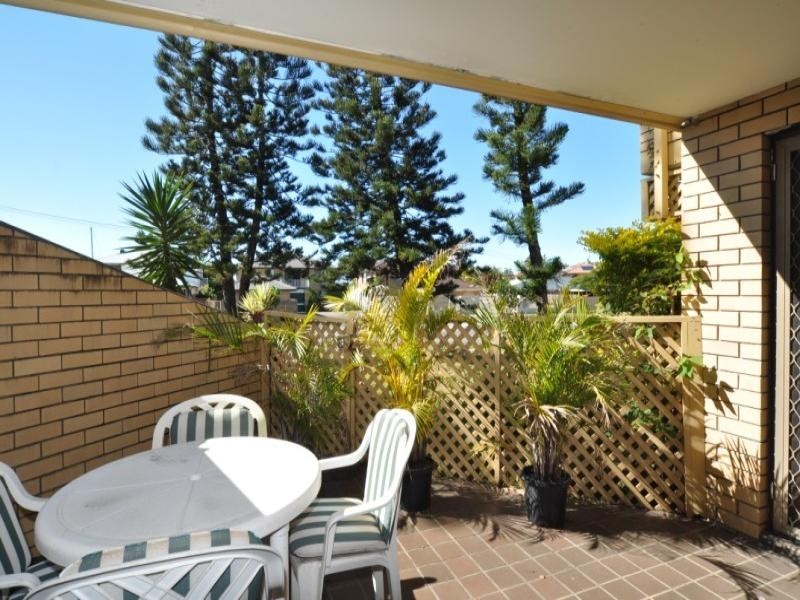 1/106 Bayview Street, Runaway Bay QLD 4216