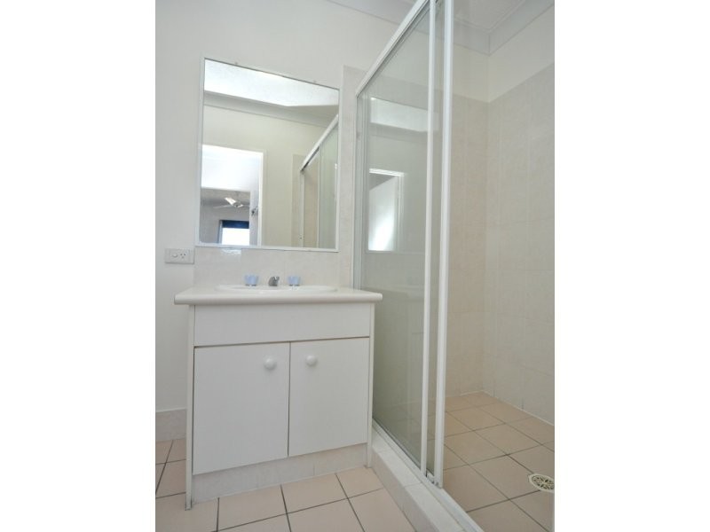 42/12 Whiting Street, Labrador QLD 4215