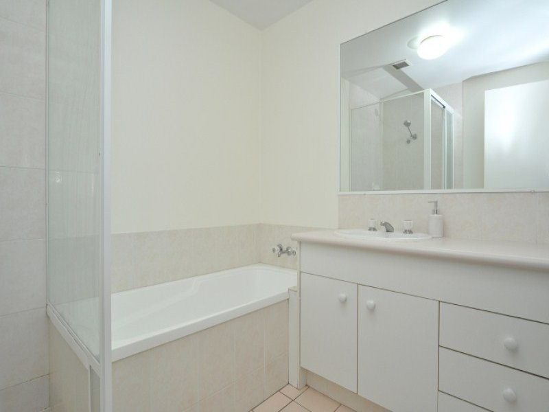 42/12 Whiting Street, Labrador QLD 4215