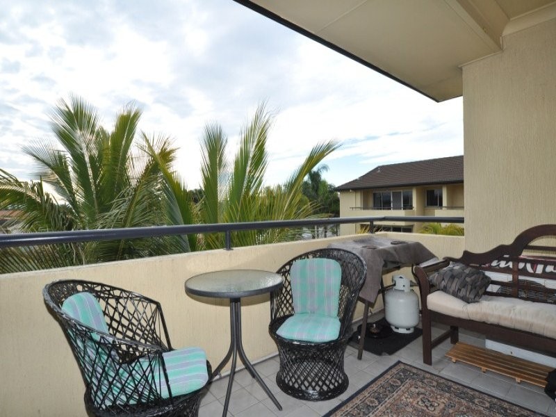 18/65 Bayview Street, Runaway Bay QLD 4216