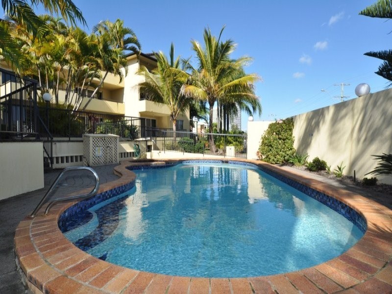 18/65 Bayview Street, Runaway Bay QLD 4216