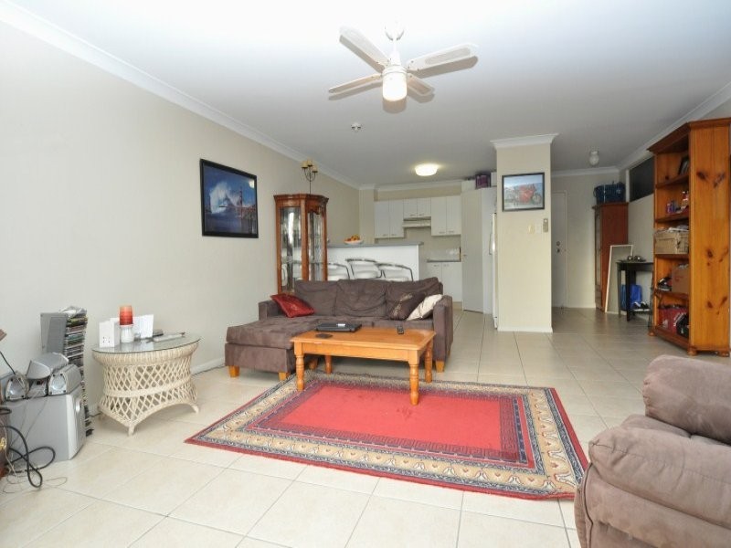 18/65 Bayview Street, Runaway Bay QLD 4216