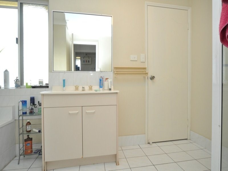 18/65 Bayview Street, Runaway Bay QLD 4216