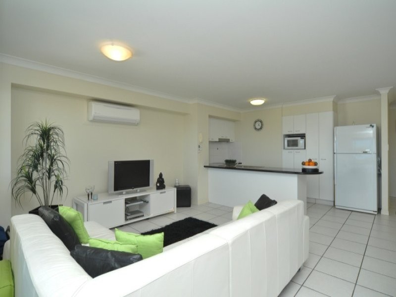 330/392 Marine Parade, Labrador QLD 4215