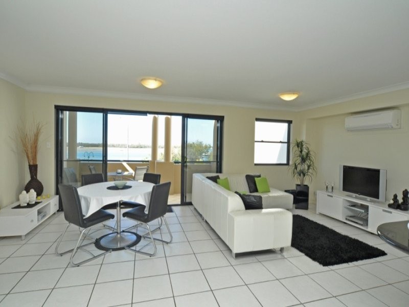 330/392 Marine Parade, Labrador QLD 4215