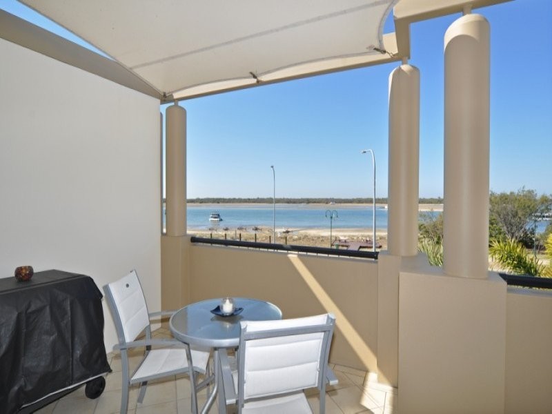 330/392 Marine Parade, Labrador QLD 4215