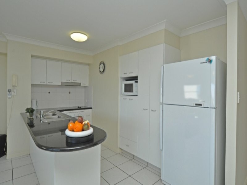 330/392 Marine Parade, Labrador QLD 4215