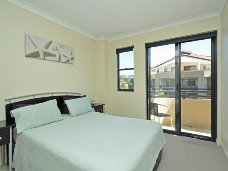 330/392 Marine Parade, Labrador QLD 4215