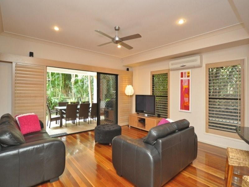 7 Clam Street, Runaway Bay QLD 4216