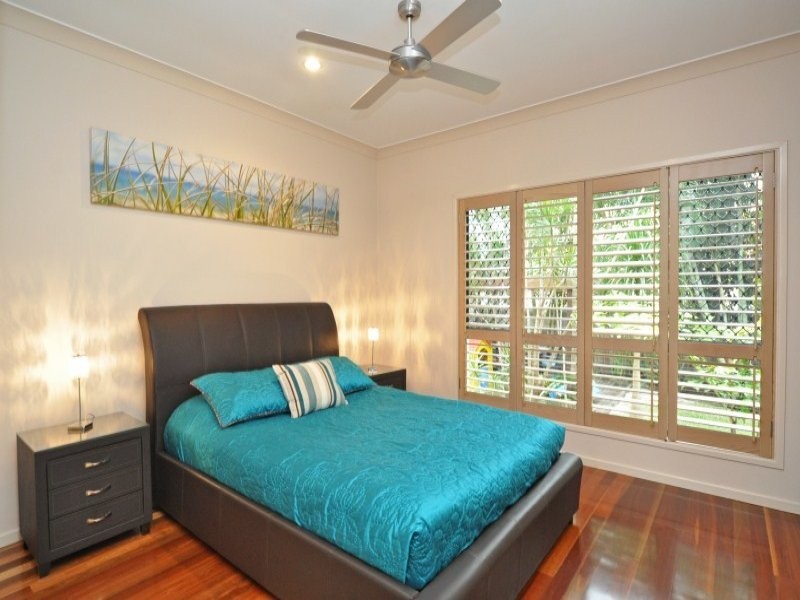 7 Clam Street, Runaway Bay QLD 4216