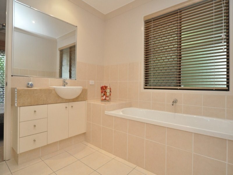 7 Clam Street, Runaway Bay QLD 4216