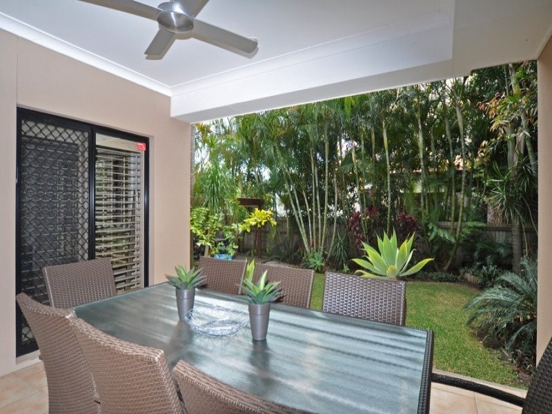 7 Clam Street, Runaway Bay QLD 4216