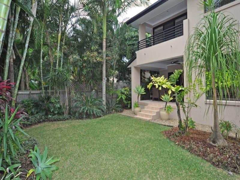 7 Clam Street, Runaway Bay QLD 4216
