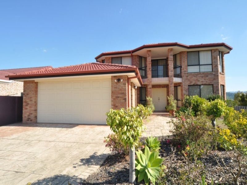 23 Manra Way, Pacific Pines QLD 4211